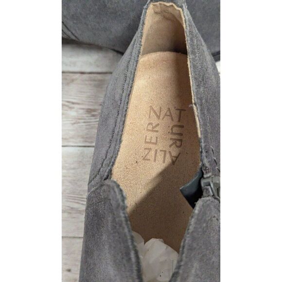 Naturalizer Womens 10 Gray Black Chelsea Boots Suede Zip Block Heel Almond Toe - Picture 10 of 11
